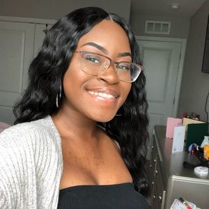 Meet your Posher, Sarah